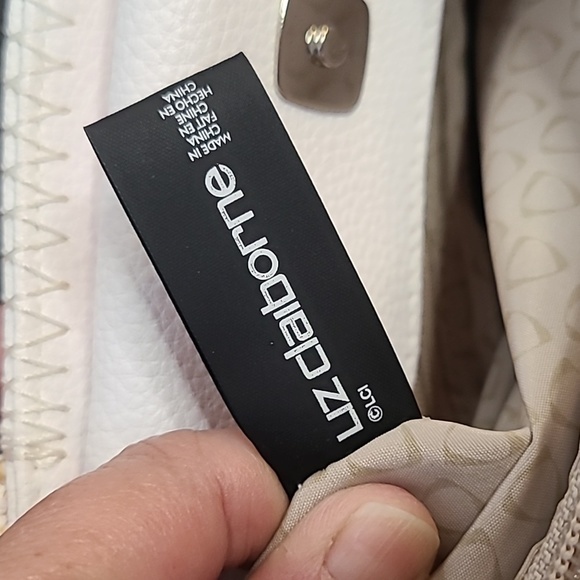 Liz Clairborne Bucket Purse White with Beige Lining and a Separated inside - Picture 8 of 15